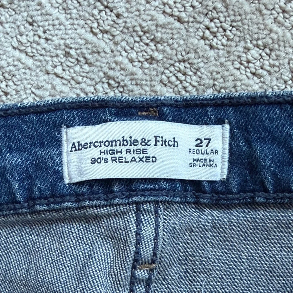High Rise 90s Relaxed Raw Hem Abercrombie Jeans - Picture 2 of 6